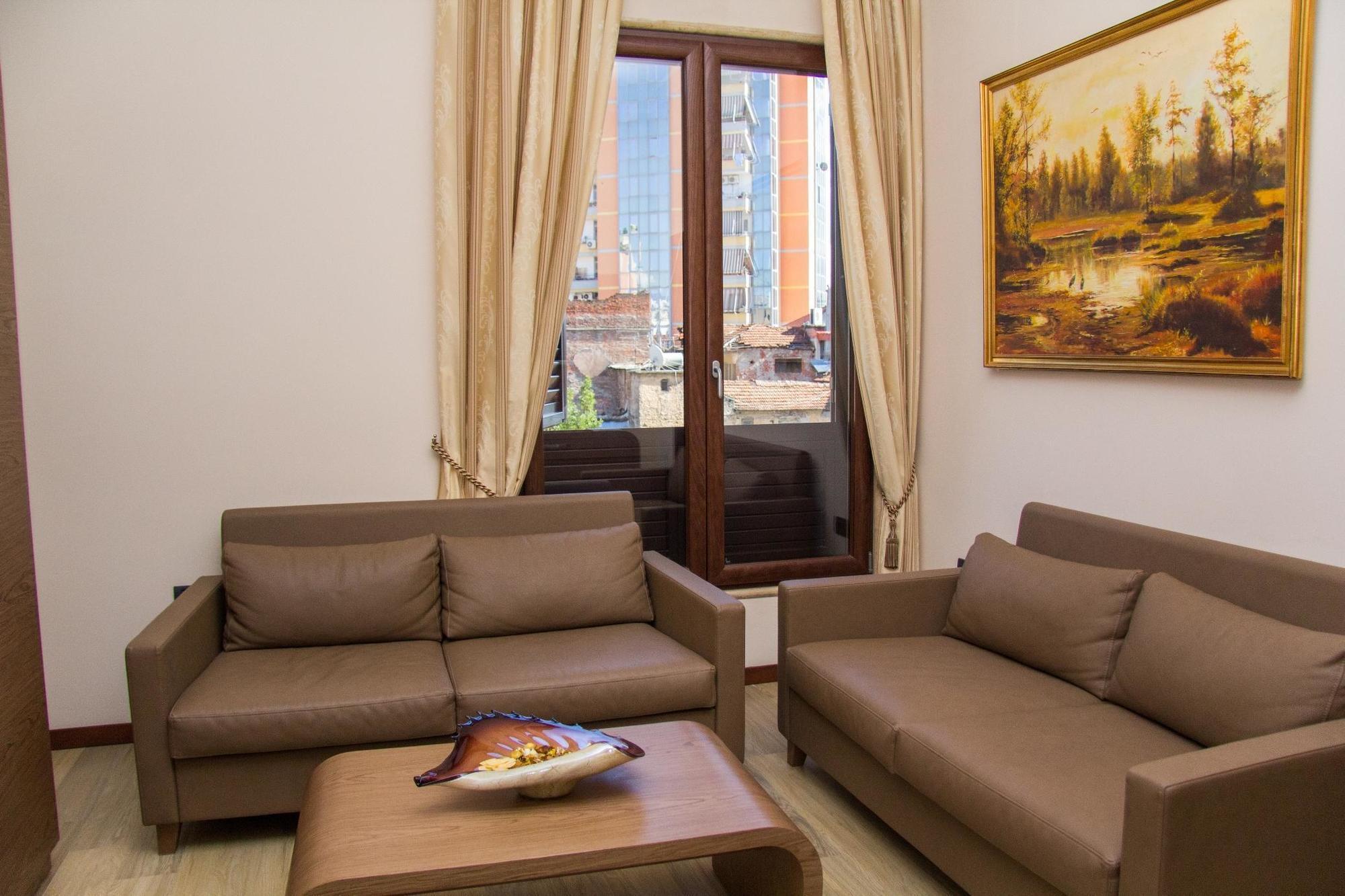 Oxford Hotel Tirana